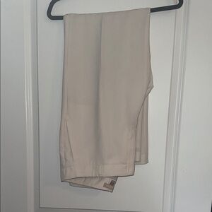 Banana Republic Tan Trousers Elegant and Versatile